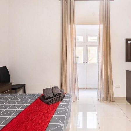 Superbly Located Cosy 2-Bedroom Apartment 瓦莱塔 外观 照片